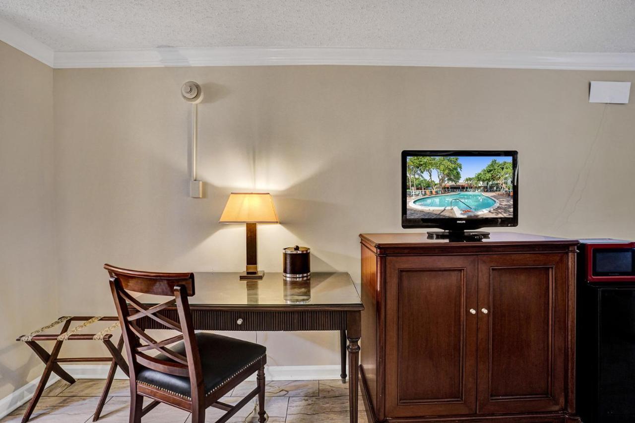 Fort Lauderdale Grand Hotel מראה חיצוני תמונה
